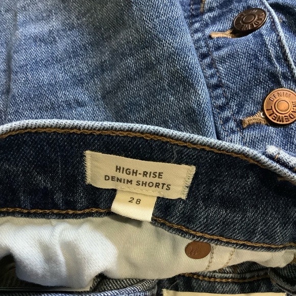 Women’s Madewell High-rise Denim Shorts - Picture 4 of 5